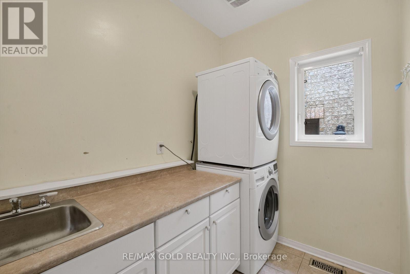 106 Meadowlark Drive, Halton Hills (Georgetown), Ontario  L7G 6N6 - Photo 19 - W13662874