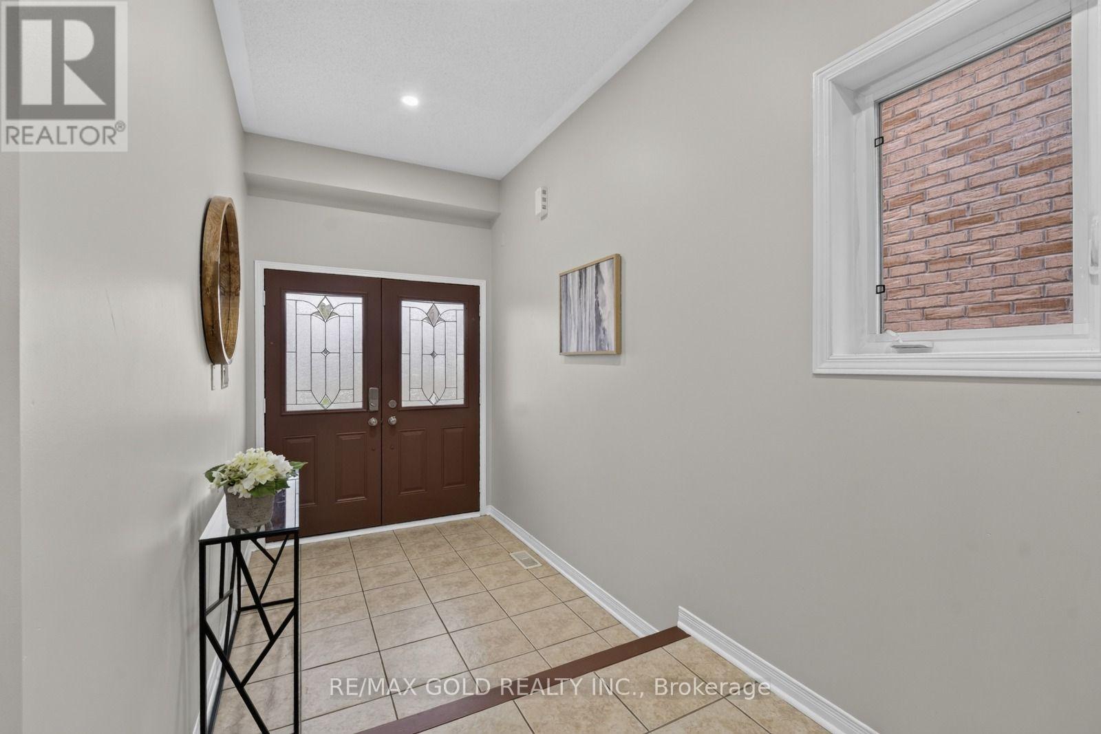 106 Meadowlark Drive, Halton Hills (Georgetown), Ontario  L7G 6N6 - Photo 3 - W13662874