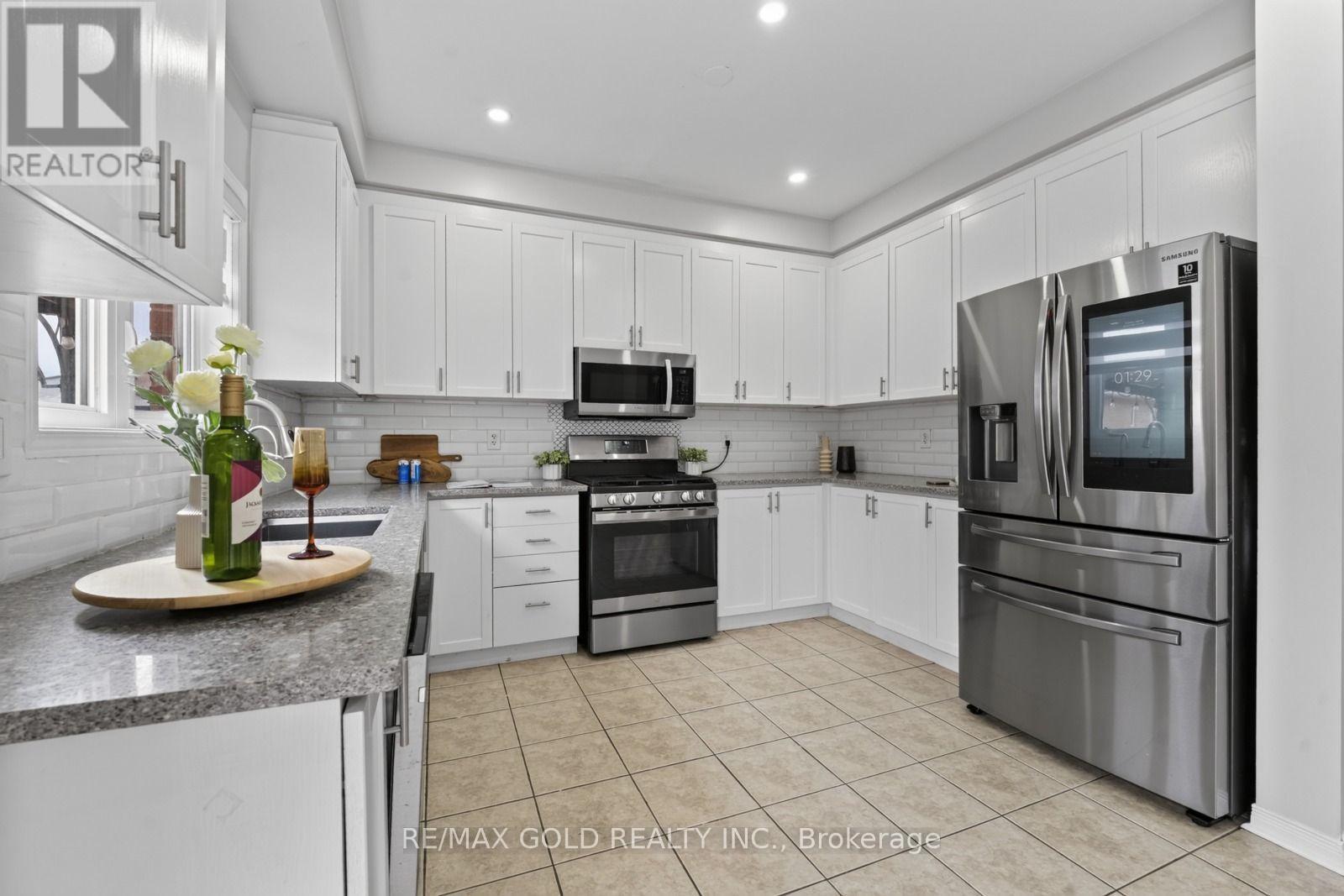 106 Meadowlark Drive, Halton Hills (Georgetown), Ontario  L7G 6N6 - Photo 8 - W13662874