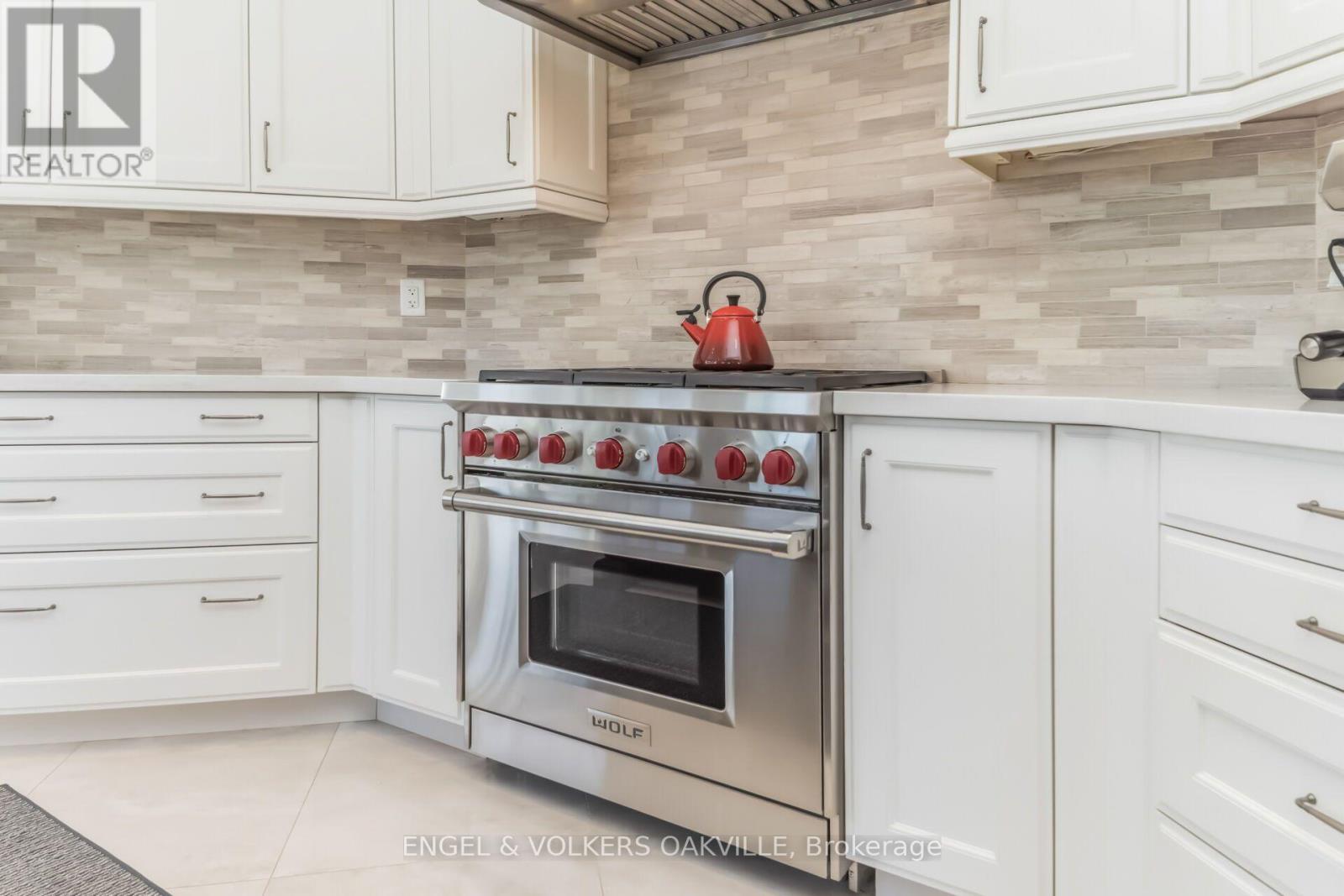 3 Holdroyd Court, Halton Hills (Glen Williams), Ontario  L7G 0E8 - Photo 15 - W13663856