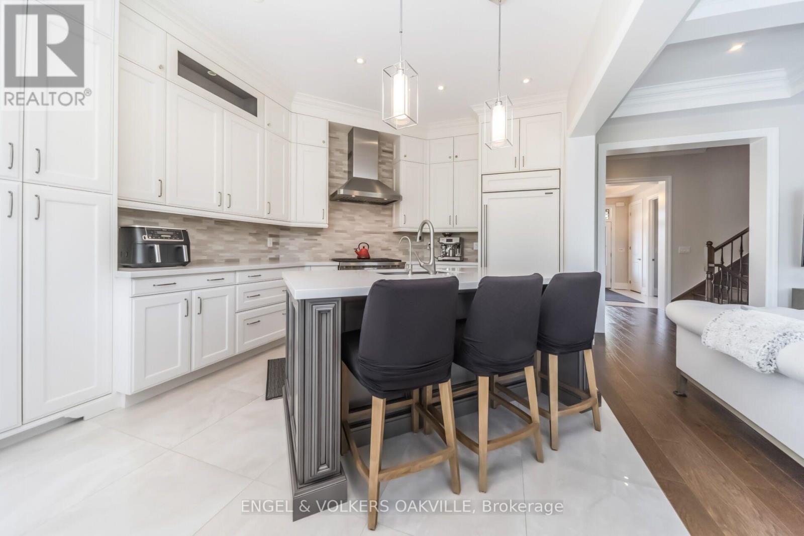 3 Holdroyd Court, Halton Hills (Glen Williams), Ontario  L7G 0E8 - Photo 16 - W13663856