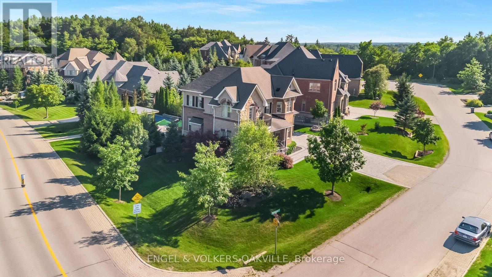 3 Holdroyd Court, Halton Hills (Glen Williams), Ontario  L7G 0E8 - Photo 3 - W13663856