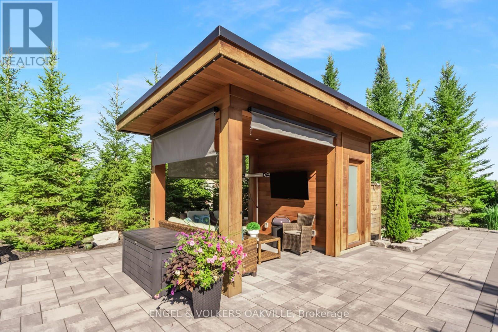 3 Holdroyd Court, Halton Hills (Glen Williams), Ontario  L7G 0E8 - Photo 40 - W13663856