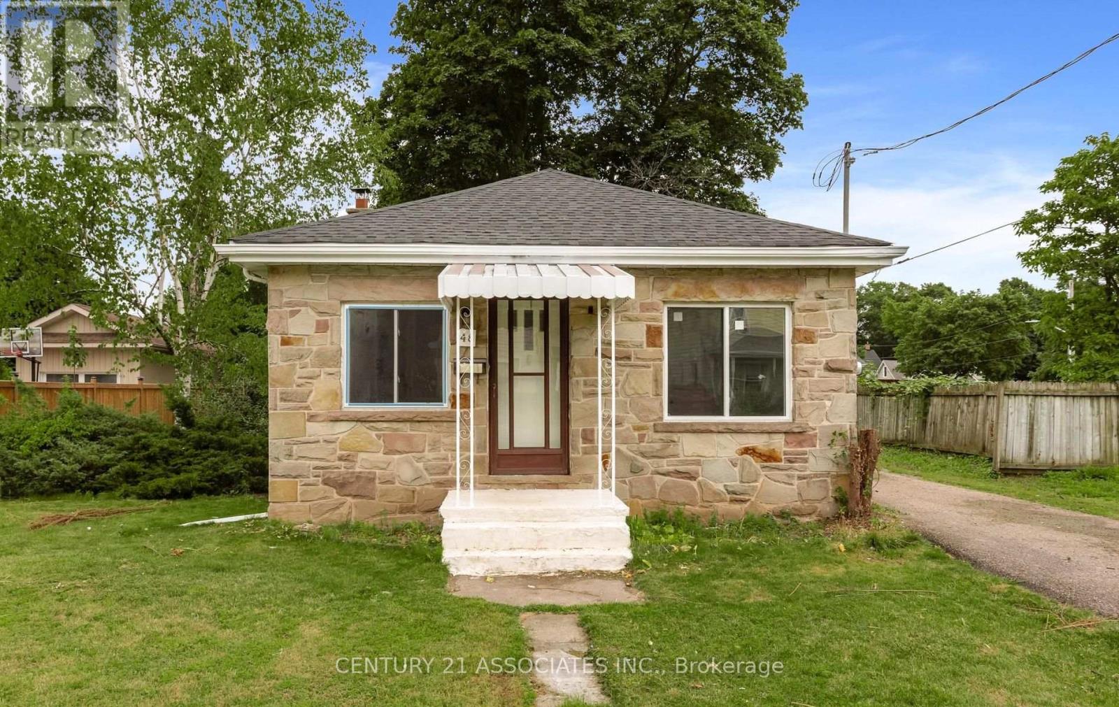 48 King Street, Halton Hills (Georgetown), Ontario  L7G 2G4 - Photo 4 - W13664598