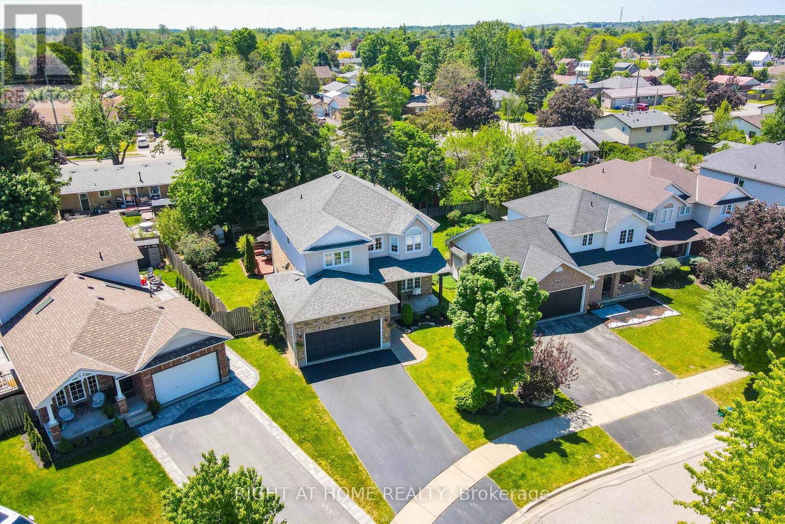 72 Beardmore Crescent, Halton Hills (Ac Acton), Ontario  L7J 2Z1 - Photo 1 - W13665870