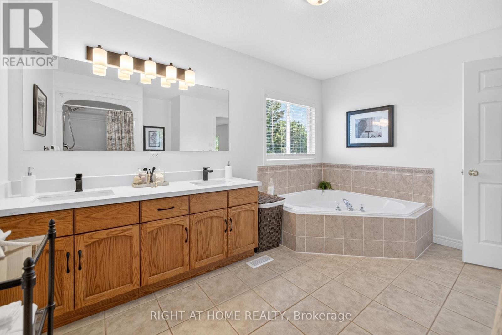 72 Beardmore Crescent, Halton Hills (Ac Acton), Ontario  L7J 2Z1 - Photo 17 - W13665870