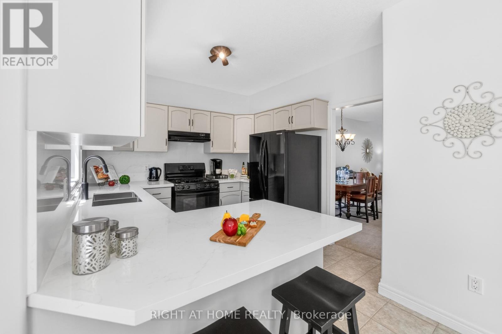 72 Beardmore Crescent, Halton Hills (Ac Acton), Ontario  L7J 2Z1 - Photo 3 - W13665870