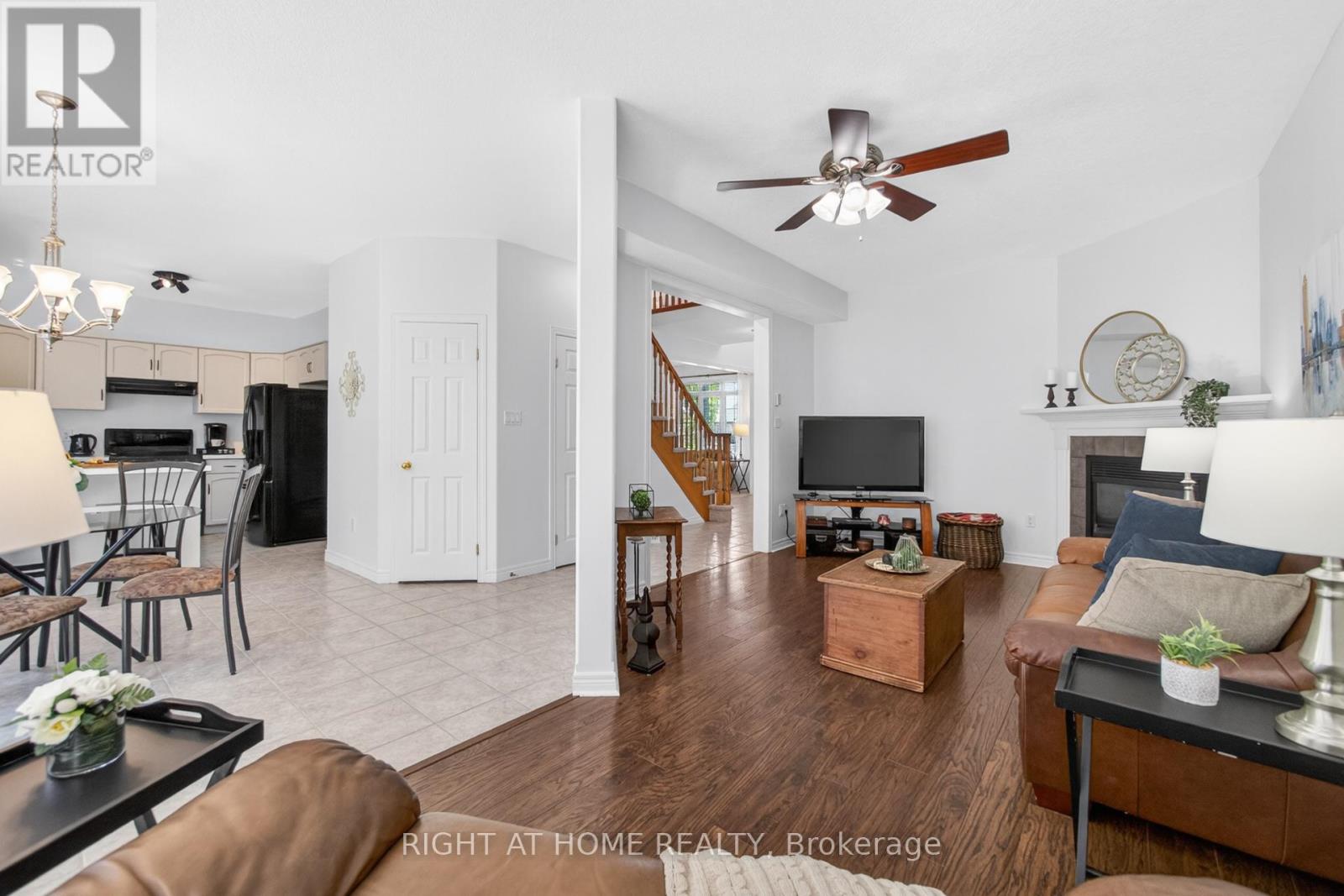 72 Beardmore Crescent, Halton Hills (Ac Acton), Ontario  L7J 2Z1 - Photo 7 - W13665870