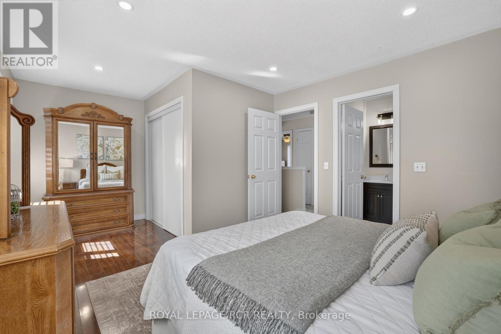 94 Atwood Avenue, Halton Hills (Georgetown), Ontario  L7G 6A1 - Photo 13 - W13665968