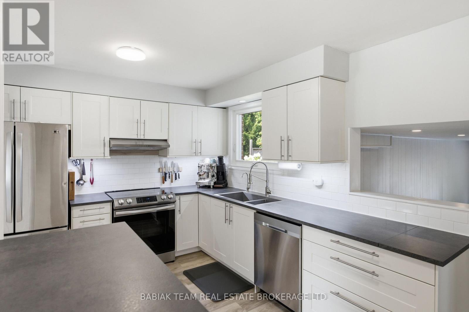 149 Mountainview Road S, Halton Hills (Georgetown), Ontario  L7G 4K4 - Photo 11 - W13667412