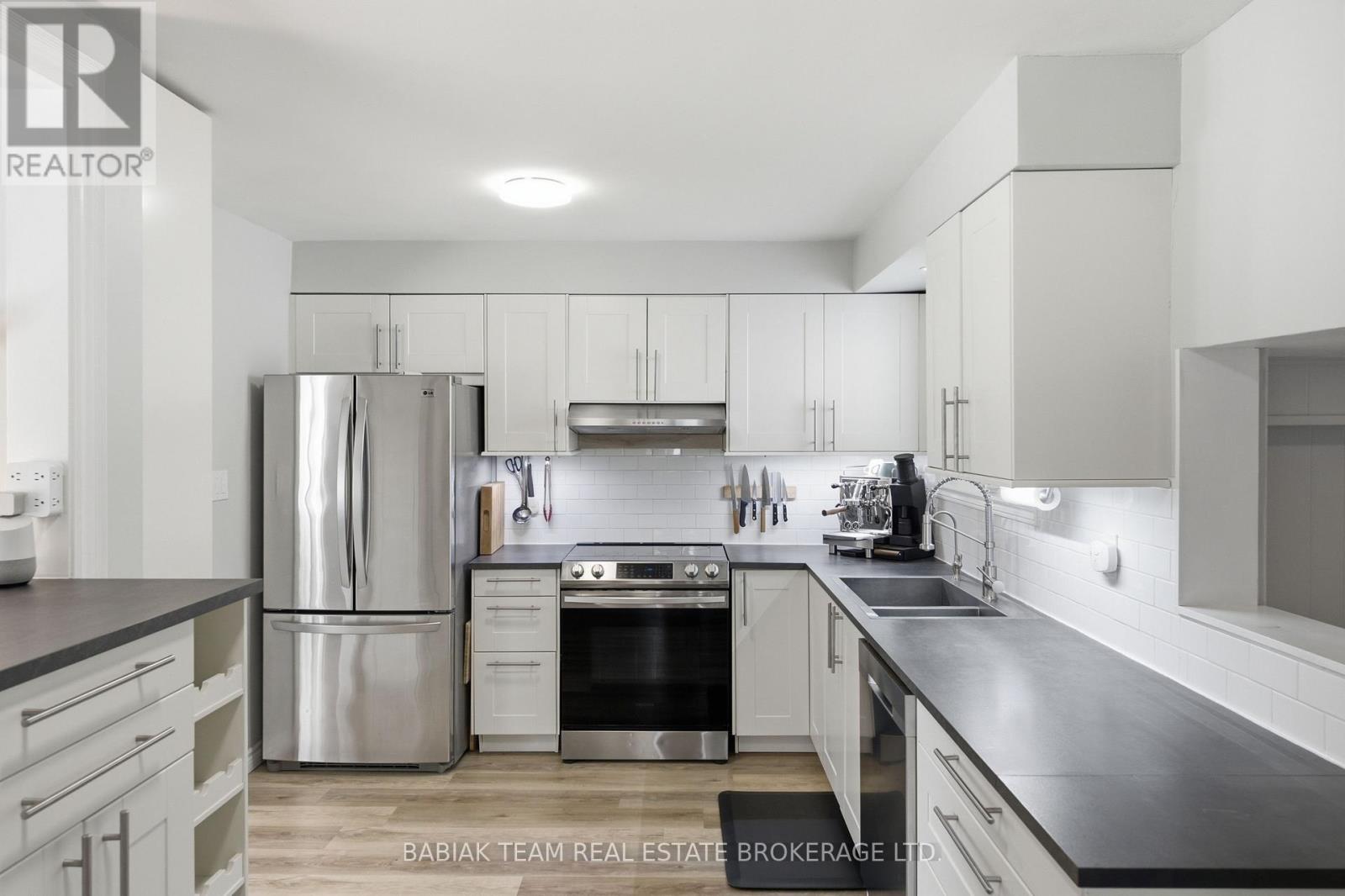 149 Mountainview Road S, Halton Hills (Georgetown), Ontario  L7G 4K4 - Photo 8 - W13667412