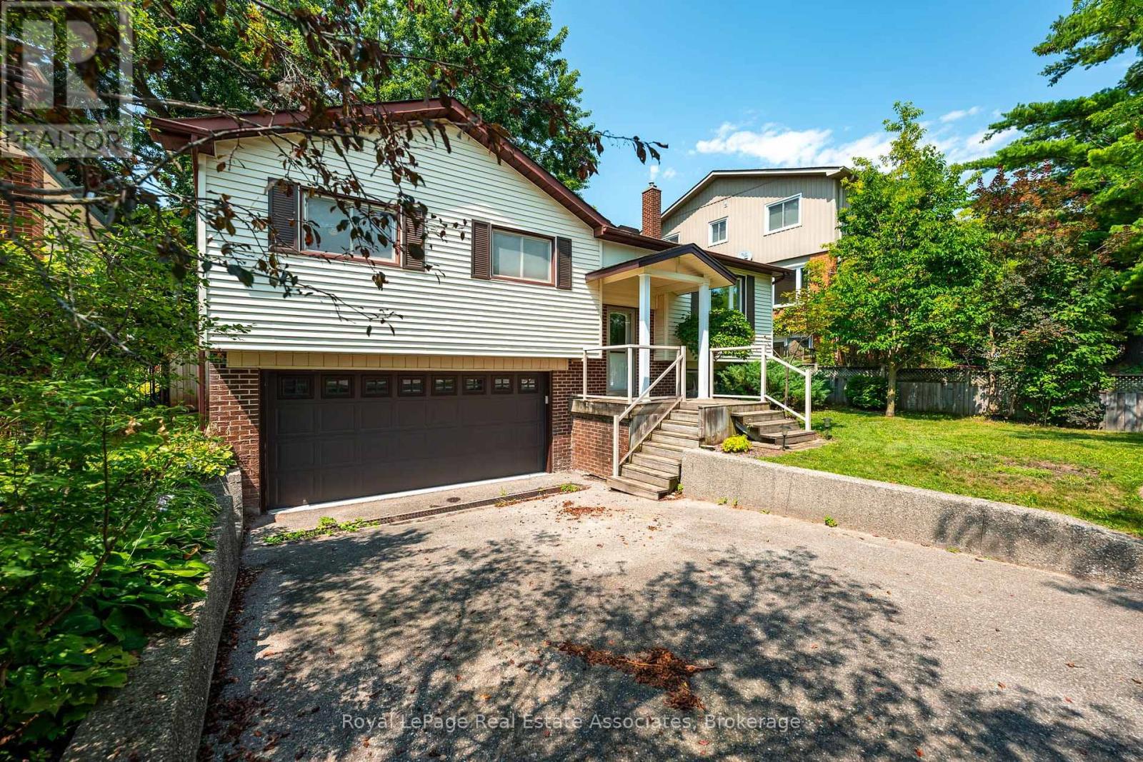 11 Berry Street, Halton Hills (Ac Acton), Ontario  L7J 2N9 - Photo 2 - W13670912
