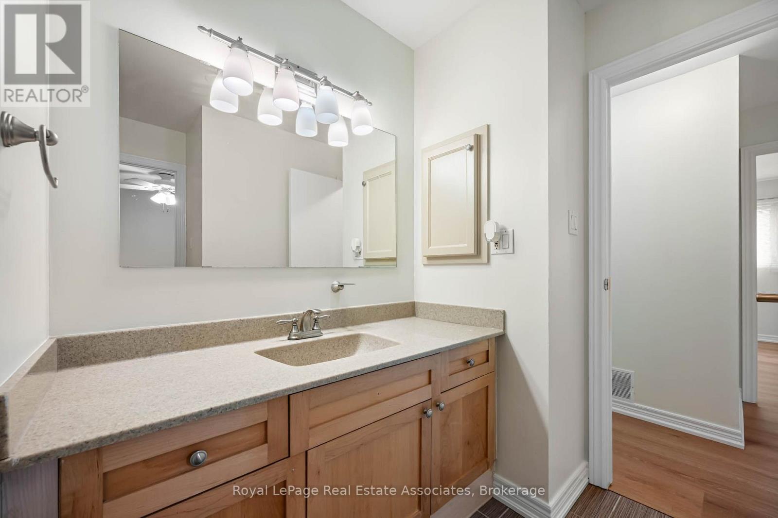 11 Berry Street, Halton Hills (Ac Acton), Ontario  L7J 2N9 - Photo 20 - W13670912