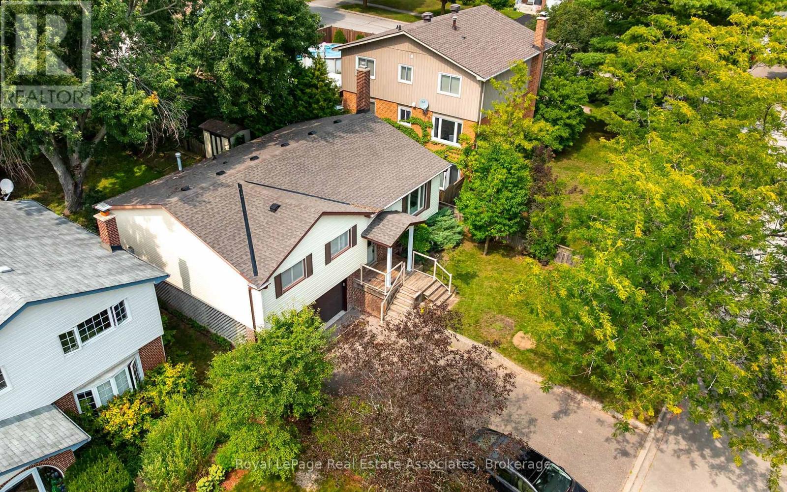 11 Berry Street, Halton Hills (Ac Acton), Ontario  L7J 2N9 - Photo 6 - W13670912