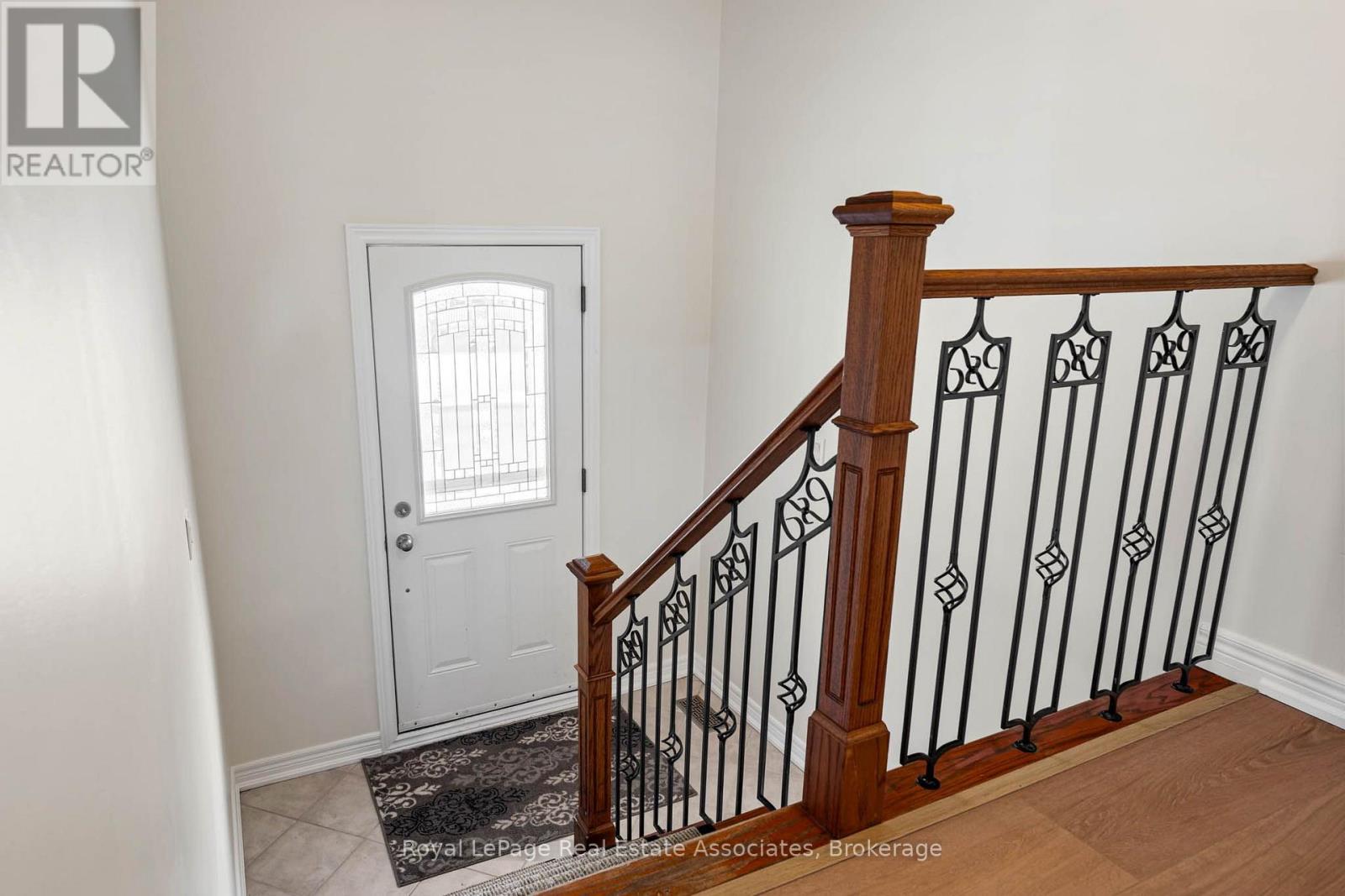 11 Berry Street, Halton Hills (Ac Acton), Ontario  L7J 2N9 - Photo 7 - W13670912