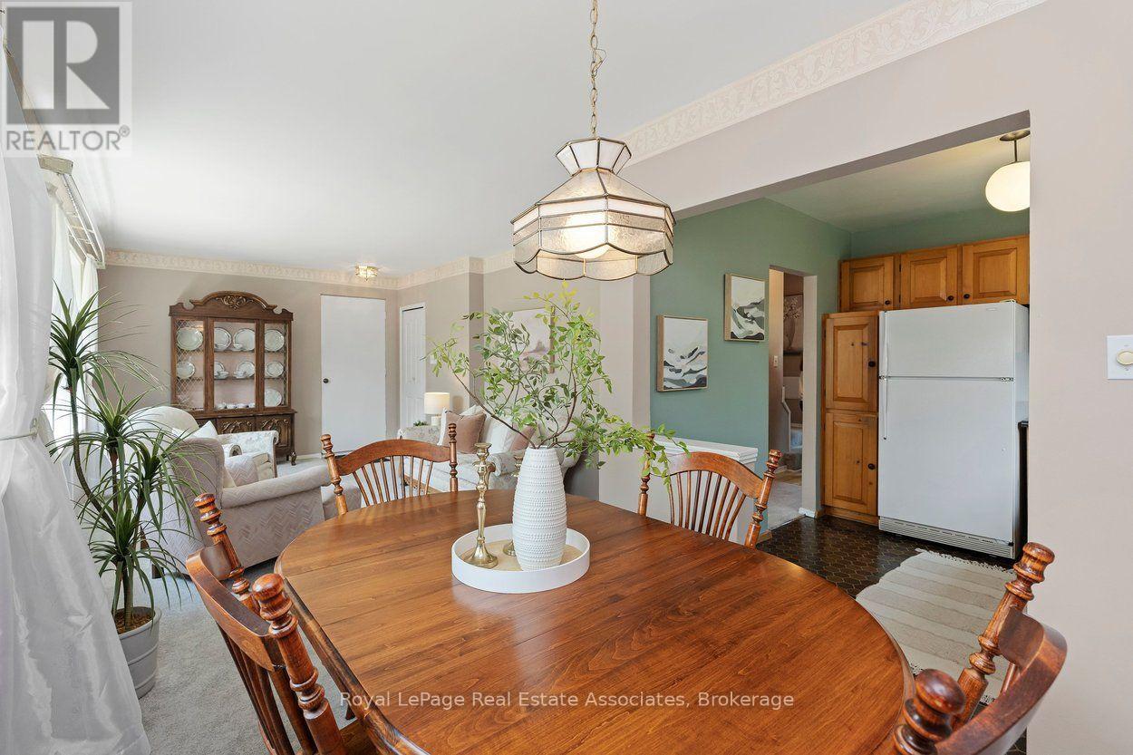 64 Mcintyre Crescent, Halton Hills (Georgetown), Ontario  L7G 1N3 - Photo 10 - W13671336