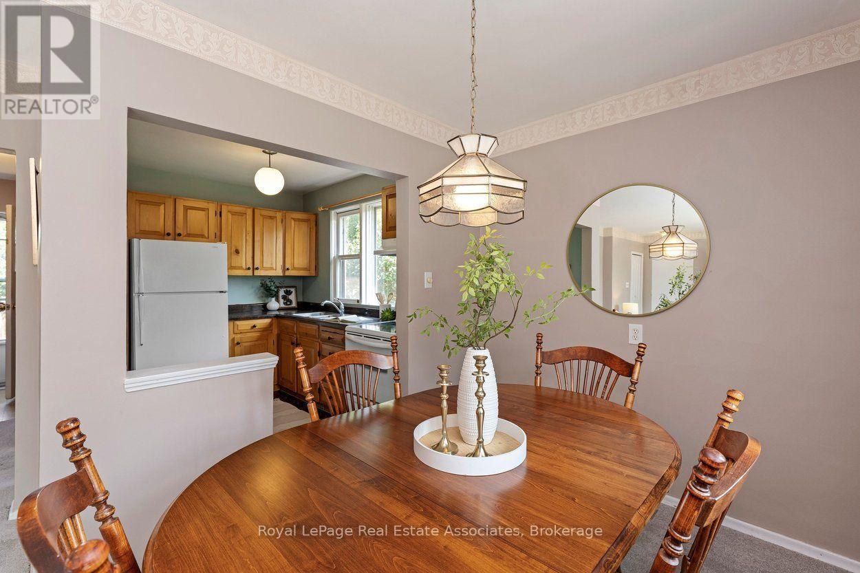 64 Mcintyre Crescent, Halton Hills (Georgetown), Ontario  L7G 1N3 - Photo 11 - W13671336