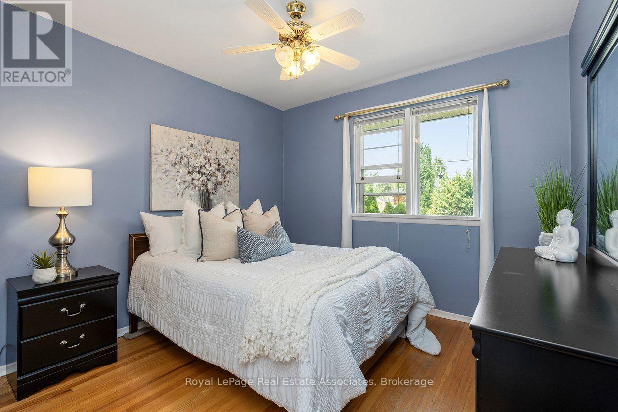 64 Mcintyre Crescent, Halton Hills (Georgetown), Ontario  L7G 1N3 - Photo 15 - W13671336