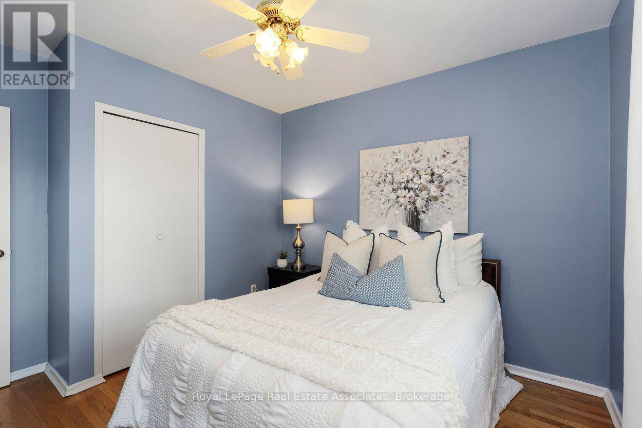 64 Mcintyre Crescent, Halton Hills (Georgetown), Ontario  L7G 1N3 - Photo 16 - W13671336