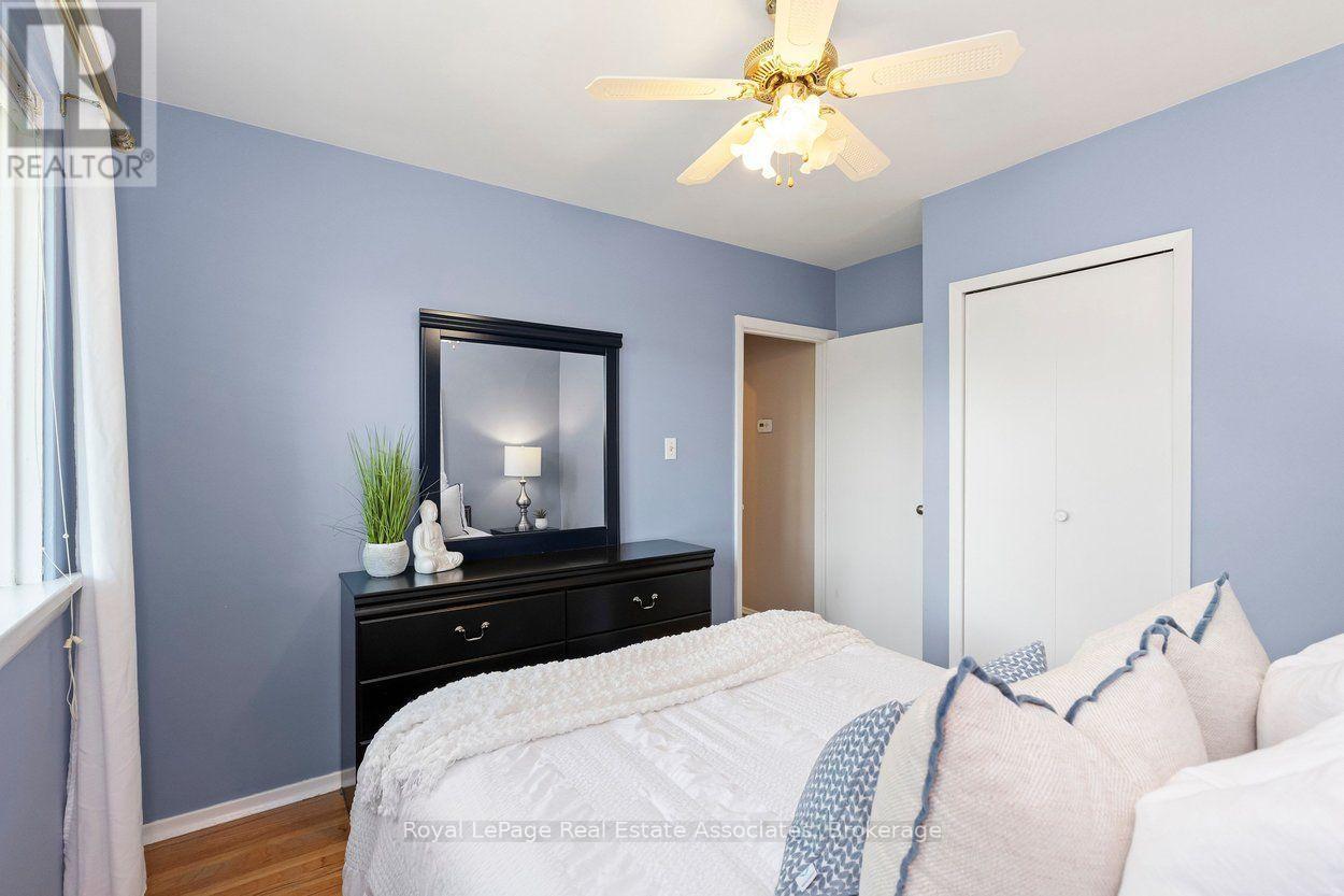 64 Mcintyre Crescent, Halton Hills (Georgetown), Ontario  L7G 1N3 - Photo 17 - W13671336