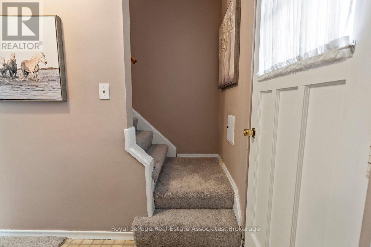 64 Mcintyre Crescent, Halton Hills (Georgetown), Ontario  L7G 1N3 - Photo 20 - W13671336
