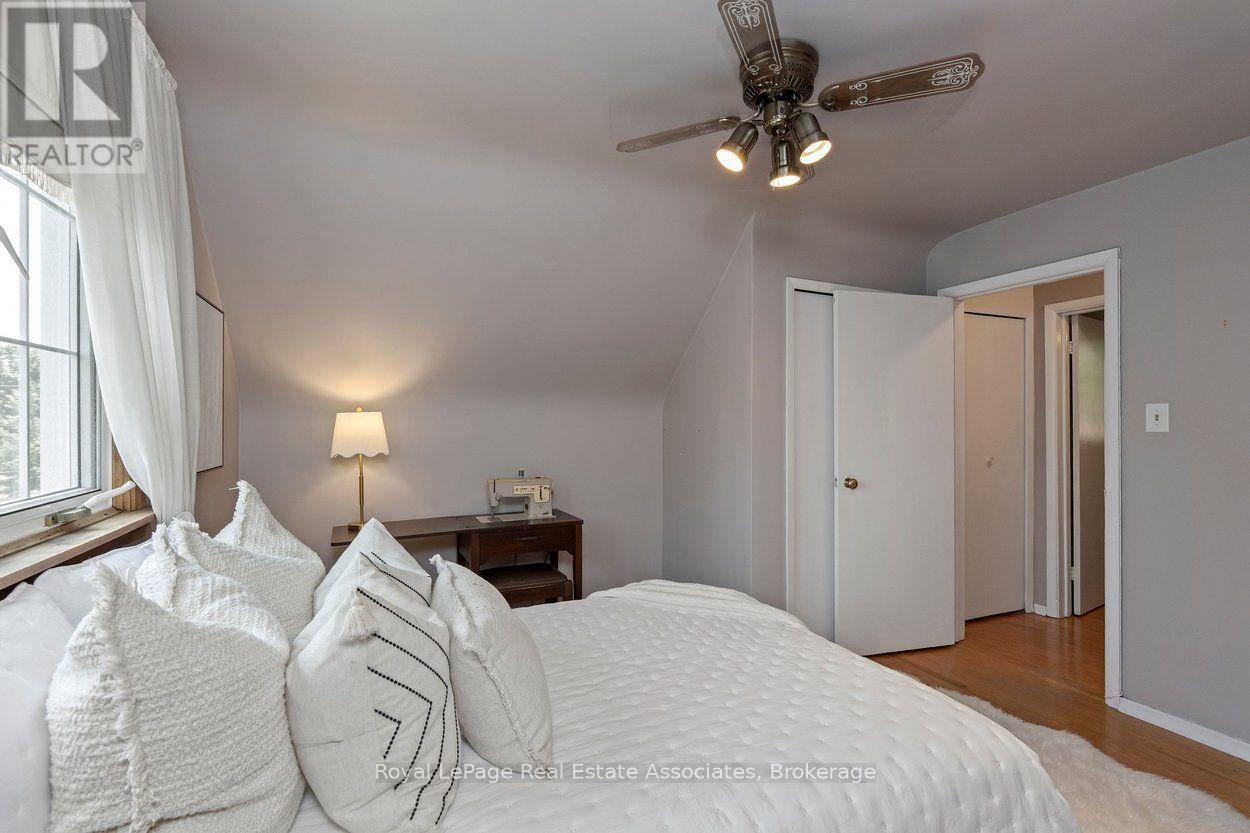 64 Mcintyre Crescent, Halton Hills (Georgetown), Ontario  L7G 1N3 - Photo 25 - W13671336