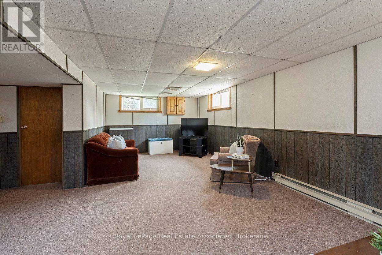 64 Mcintyre Crescent, Halton Hills (Georgetown), Ontario  L7G 1N3 - Photo 27 - W13671336
