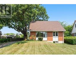 <div class="price">$699,000</div> 64 Mcintyre Crescent, Halton Hills (Georgetown)<br><div style="margin-bottom:8px;"><small>Royal LePage Real Estate Associates</small></div><div class='bed_bath'>3 Bed | 1 Bath</div>