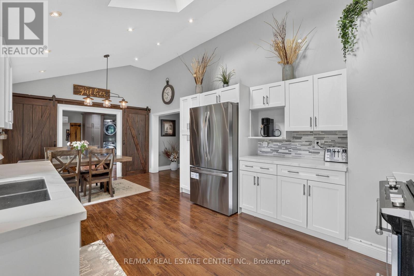 12429 Wolseley Street, Halton Hills (Limehouse), Ontario  L0P 1H0 - Photo 13 - W13671704