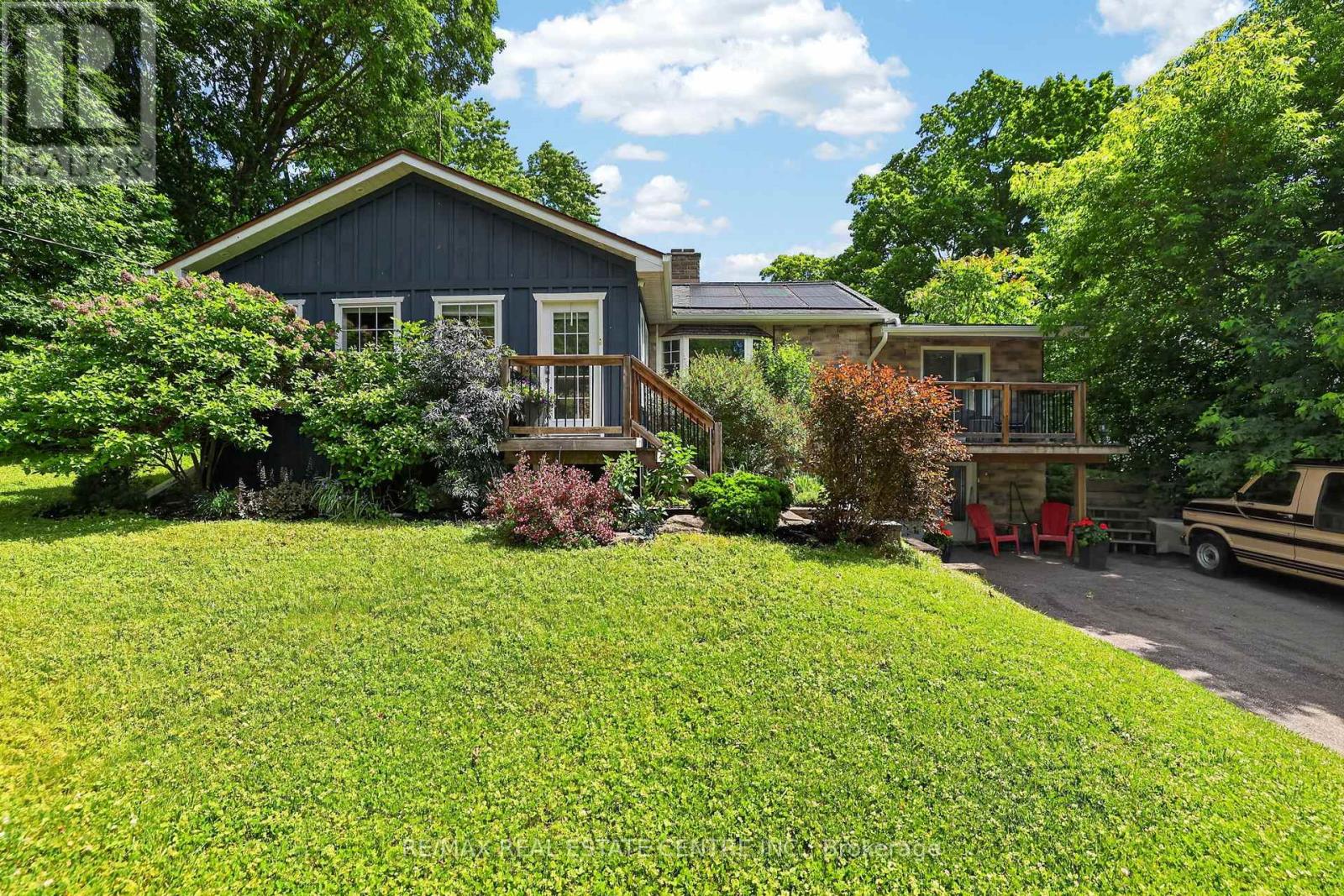 12429 Wolseley Street, Halton Hills (Limehouse), Ontario  L0P 1H0 - Photo 2 - W13671704