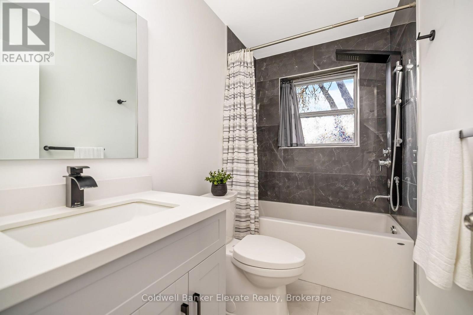 39 Mcgilvray Crescent, Halton Hills (Georgetown), Ontario  L7G 1L7 - Photo 24 - W13673428
