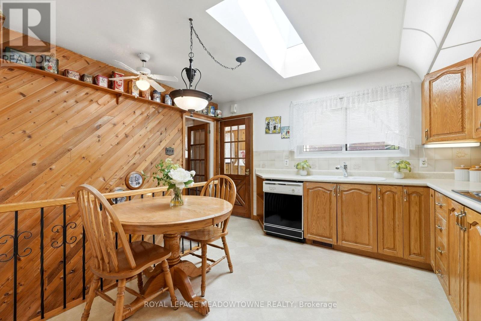 177 Delrex Boulevard, Halton Hills (Georgetown), Ontario  L7G 4E4 - Photo 7 - W13674776