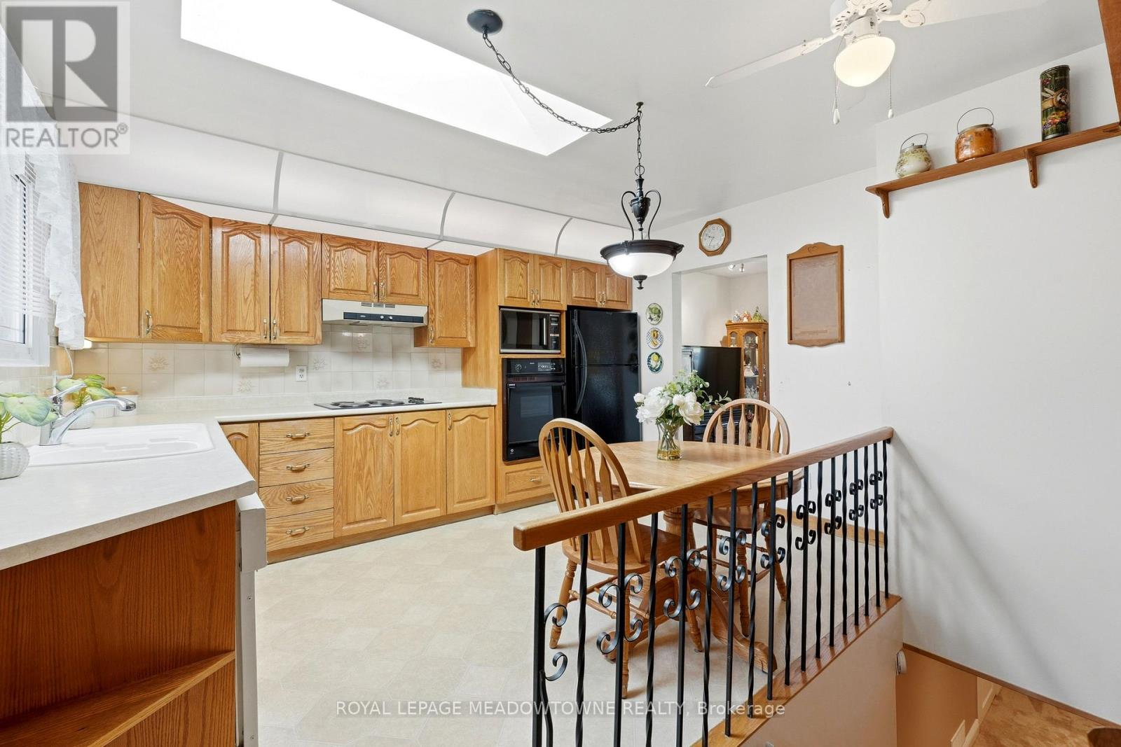 177 Delrex Boulevard, Halton Hills (Georgetown), Ontario  L7G 4E4 - Photo 9 - W13674776