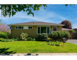 <div class="price">$785,000</div> 177 Delrex Boulevard, Halton Hills (Georgetown)<br><div style="margin-bottom:8px;"><small>Royal LePage Meadowtowne Realty</small></div><div class='bed_bath'>4 Bed | 2 Bath</div>
