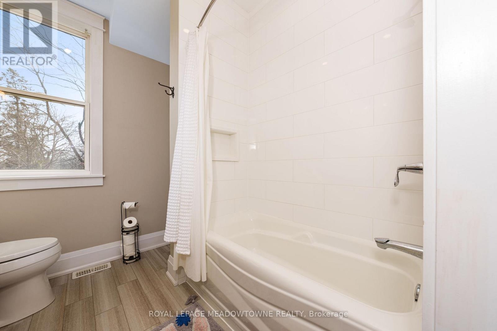 2 Bennett Place, Halton Hills (Glen Williams), Ontario  L7G 2X7 - Photo 34 - W13675024