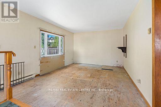 44 Willow Street S, Halton Hills (Ac Acton), Ontario  L7J 2A2 - Photo 10 - W13677802
