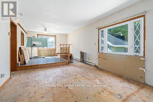 44 Willow Street S, Halton Hills (Ac Acton), Ontario  L7J 2A2 - Photo 11 - W13677802