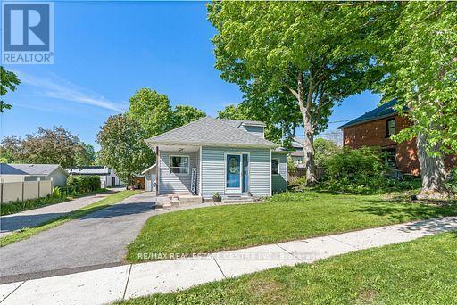 44 Willow Street S, Halton Hills (Ac Acton), Ontario  L7J 2A2 - Photo 3 - W13677802