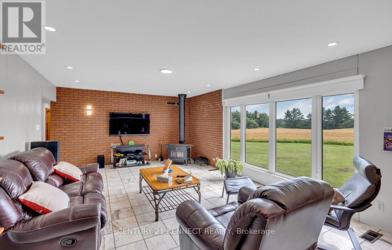 14146 Crewsons Line, Milton (Na Rural Nassagaweya), Ontario  L0P 1H0 - Photo 5 - W13678334