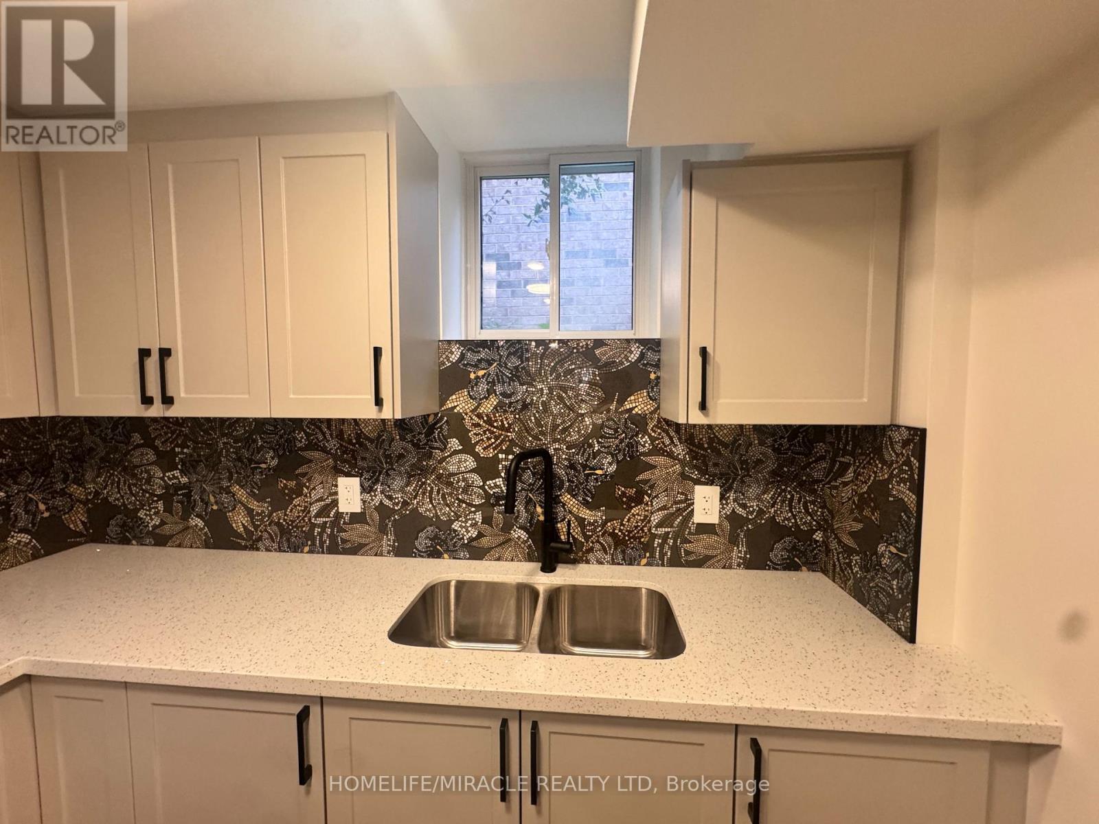 14 Berton Boulevard, Halton Hills (Georgetown), Ontario  L7G 6A5 - Photo 7 - W13680266
