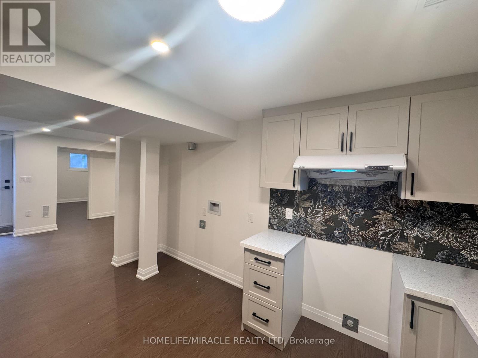 14 Berton Boulevard, Halton Hills (Georgetown), Ontario  L7G 6A5 - Photo 8 - W13680266