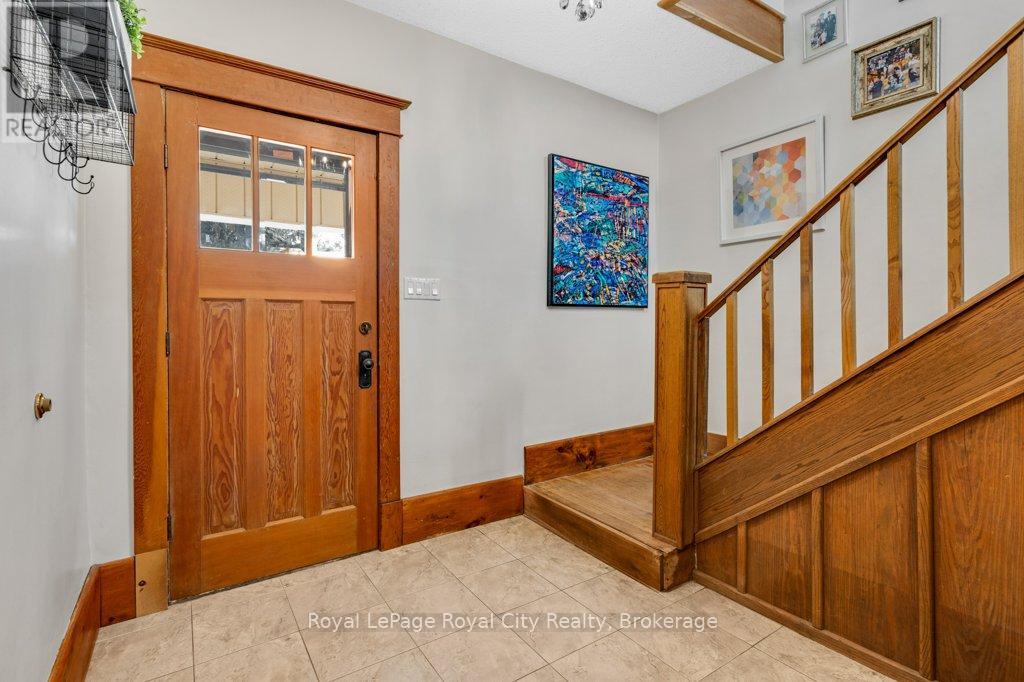 9 Wilbur Street N, Halton Hills (Ac Acton), Ontario  L7J 2C3 - Photo 10 - W13680606