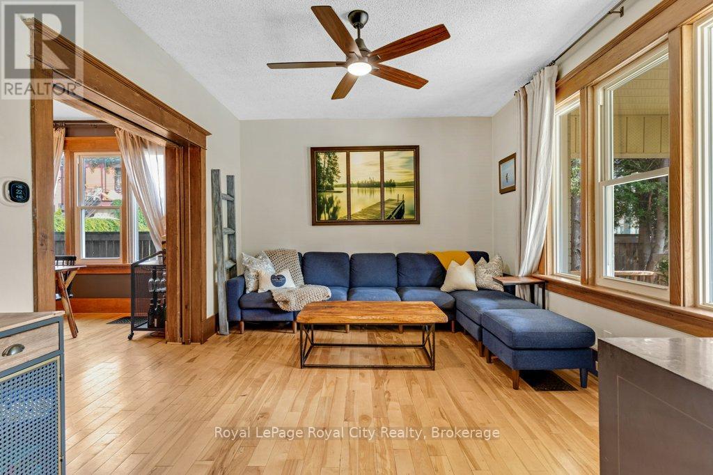 9 Wilbur Street N, Halton Hills (Ac Acton), Ontario  L7J 2C3 - Photo 15 - W13680606