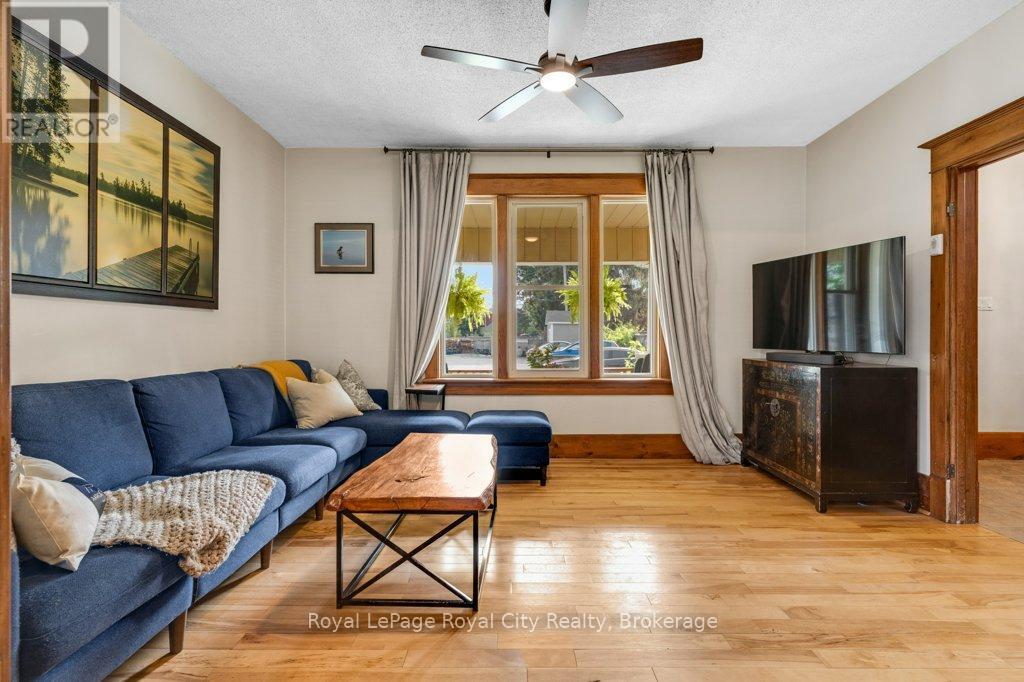 9 Wilbur Street N, Halton Hills (Ac Acton), Ontario  L7J 2C3 - Photo 17 - W13680606