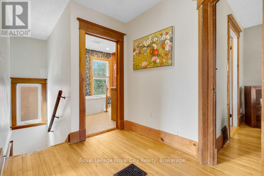 9 Wilbur Street N, Halton Hills (Ac Acton), Ontario  L7J 2C3 - Photo 26 - W13680606