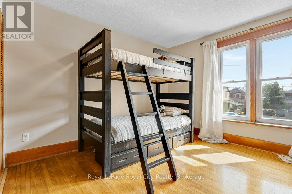 9 Wilbur Street N, Halton Hills (Ac Acton), Ontario  L7J 2C3 - Photo 32 - W13680606