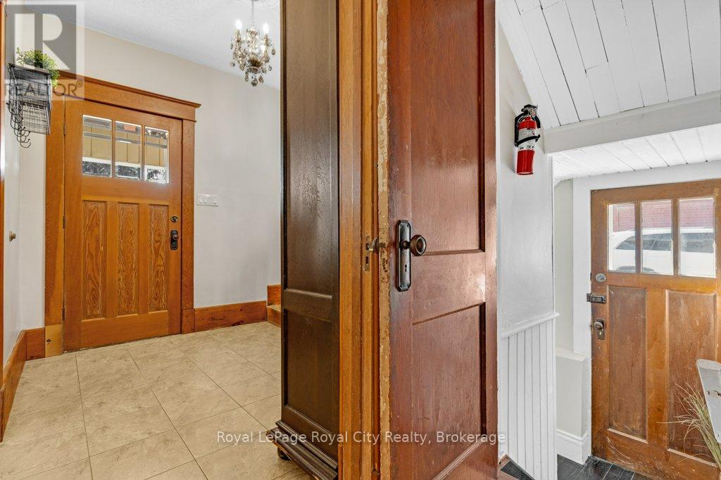 9 Wilbur Street N, Halton Hills (Ac Acton), Ontario  L7J 2C3 - Photo 36 - W13680606