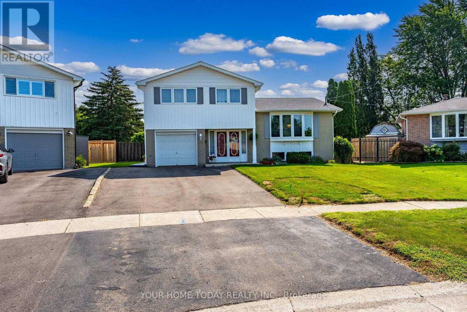 10 Marilyn Crescent, Halton Hills (Georgetown), Ontario  L7G 1K4 - Photo 1 - W13683380