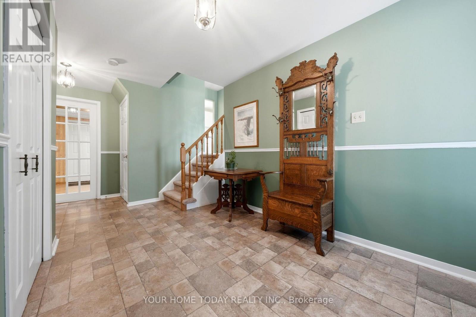 10 Marilyn Crescent, Halton Hills (Georgetown), Ontario  L7G 1K4 - Photo 5 - W13683380
