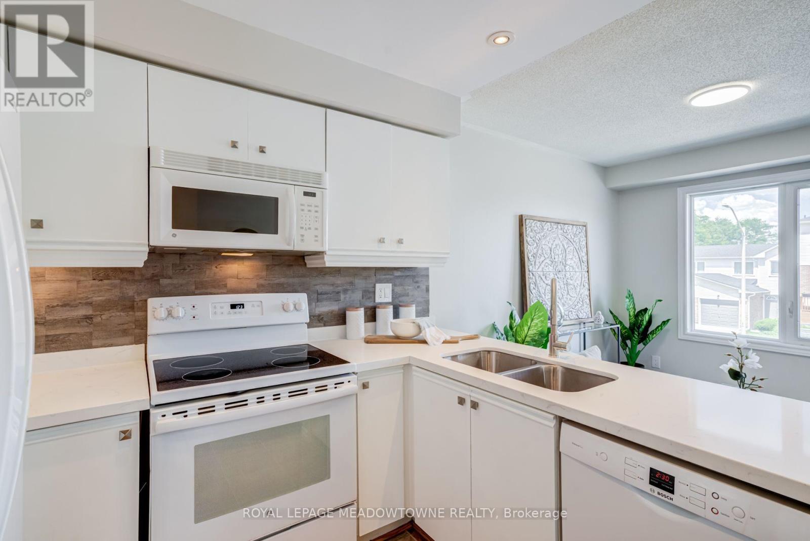 85 - 2 Wylie Circle, Halton Hills (Georgetown), Ontario  L7G 5M1 - Photo 21 - W13684166